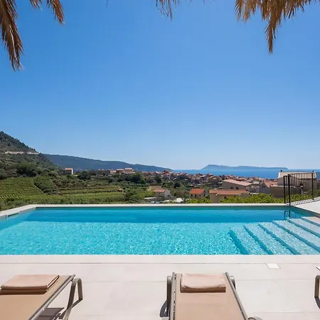 Luxury Envivo With Heated Pool And Professional Gym * Komiža