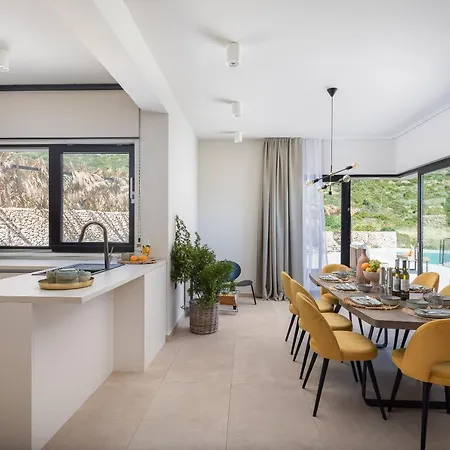 Luxury Envivo With Heated Pool And Professional Gym Villa *