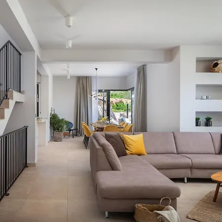 Villa Luxury Envivo With Heated Pool And Professional Gym
