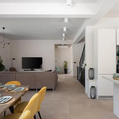 Luxury Envivo With Heated Pool And Professional Gym
