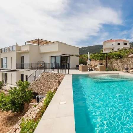 Luxury Envivo With Heated Pool And Professional Gym