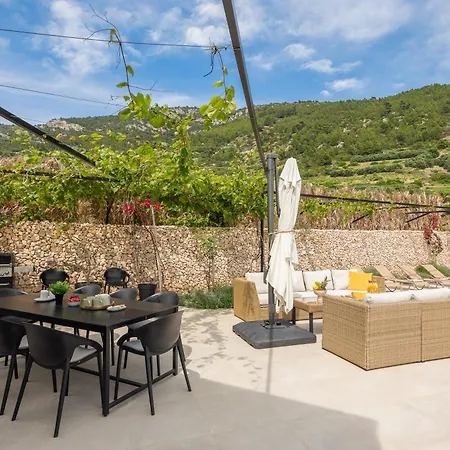 Luxury Envivo With Heated Pool And Professional Gym Villa