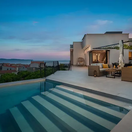 Luxury Envivo With Heated Pool And Professional Gym *
